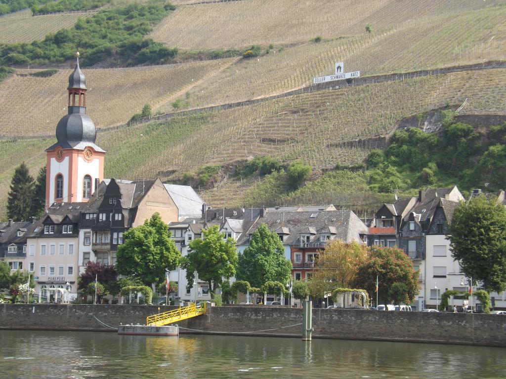 B&B Pension Winzerhaus Zell-Mosel Eksteriør billede